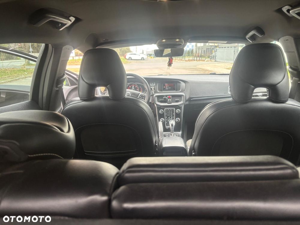 Volvo V40 D4 Drive-E R-Design Summum - 12