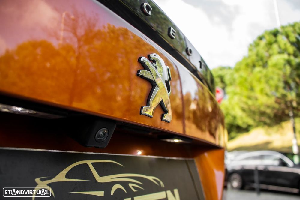 Peugeot 2008 1.5 BlueHDi Allure EAT8 - 12