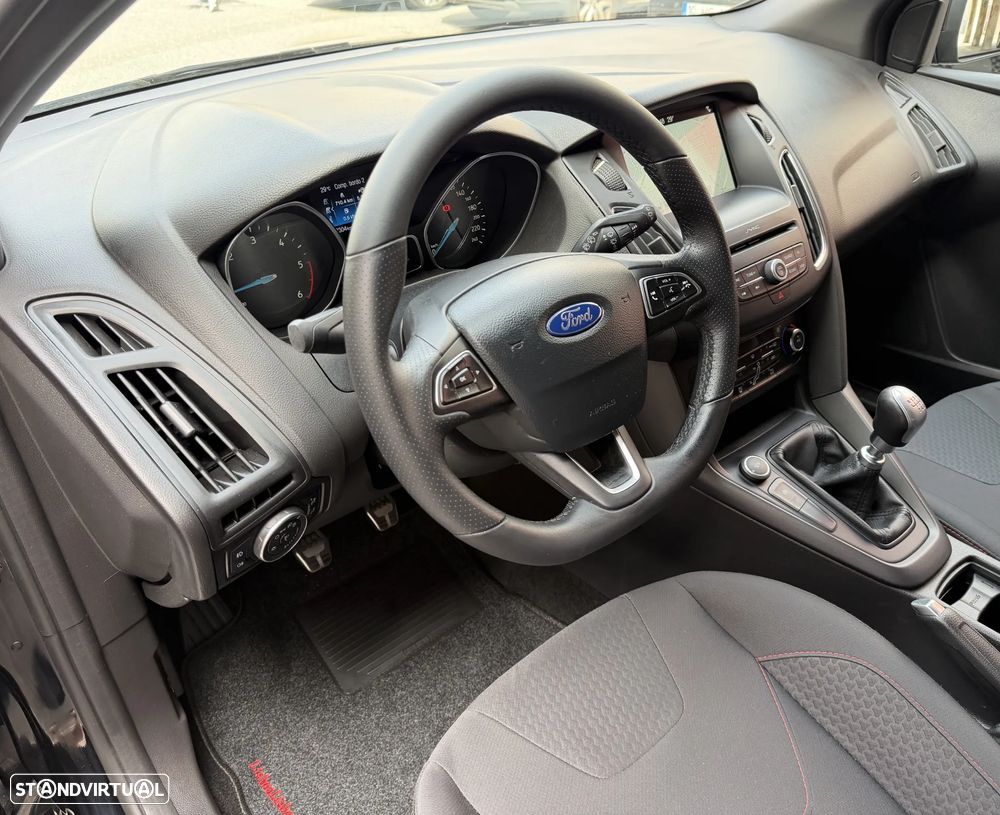 Ford Focus 1.5 TDCi ECOBlue ST-Line - 12