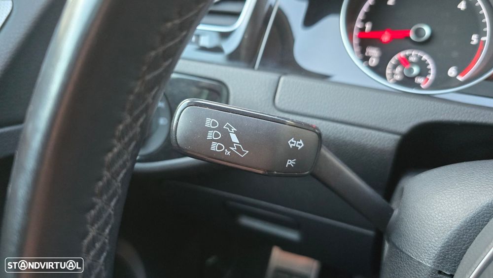 VW Golf Variant 1.6 TDi SCR IQ.DRIVE - 16