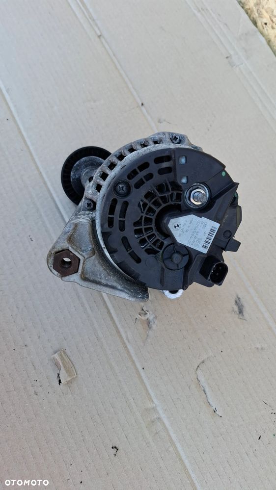 BMW E60 E61 M54 ALTERNATOR - 2