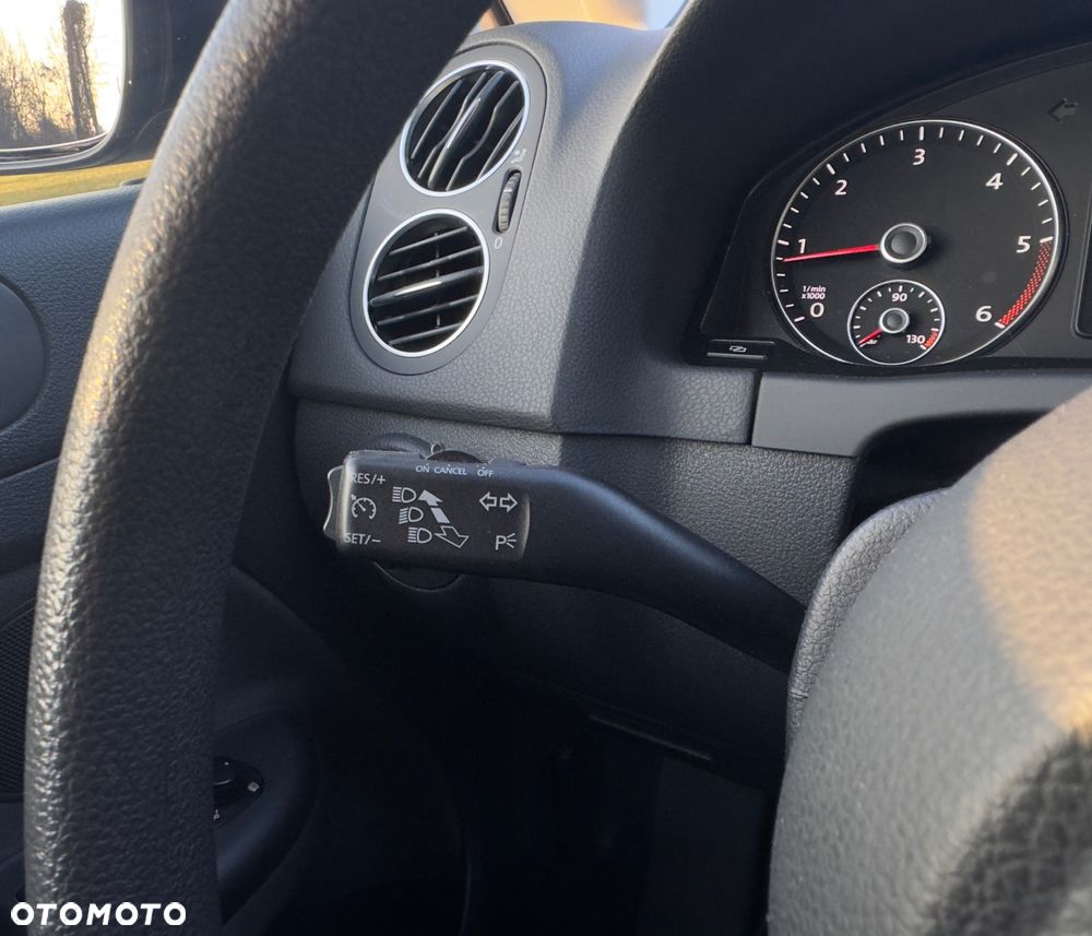 Volkswagen Golf Plus 1.6 TDI DPF BlueMotion Technology Trendline - 24