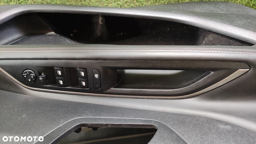 Fotele kanapa Peugeot 3008 II GT LINE komplet razem z tapicerką - 12
