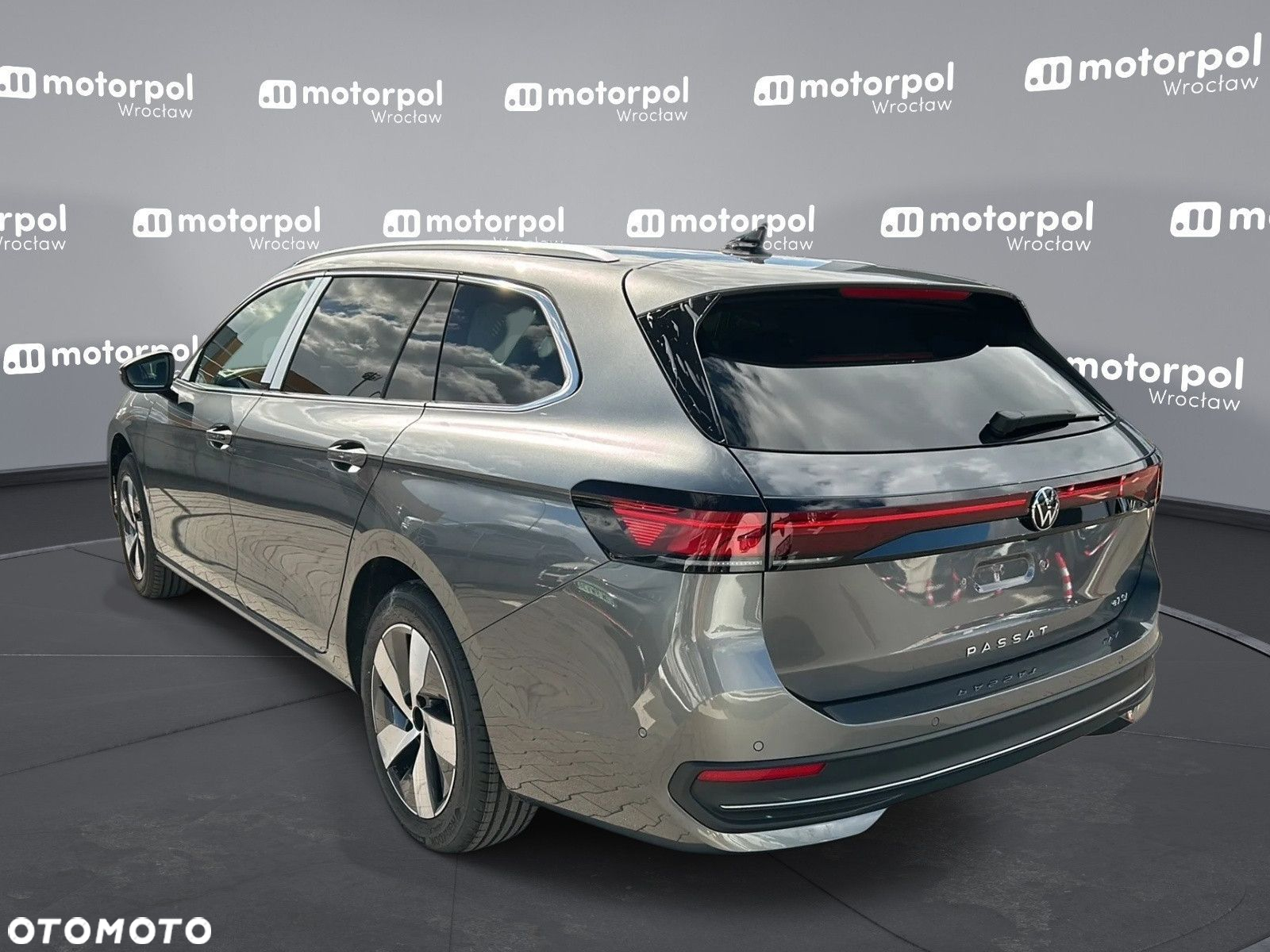 Volkswagen Passat - 8