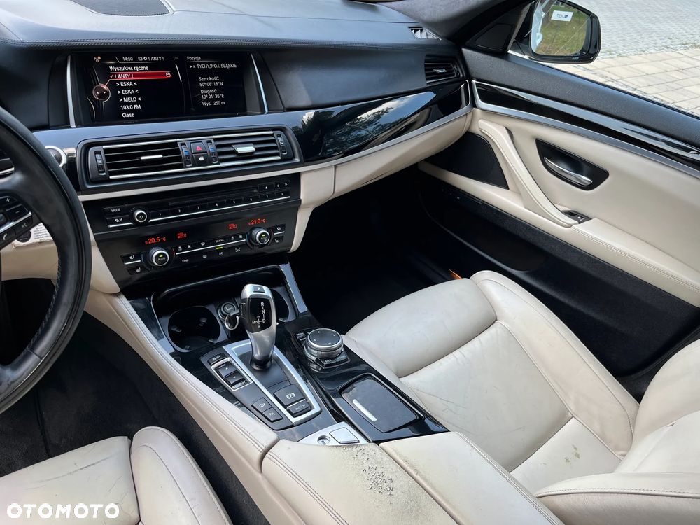 BMW Seria 5 525d xDrive - 21