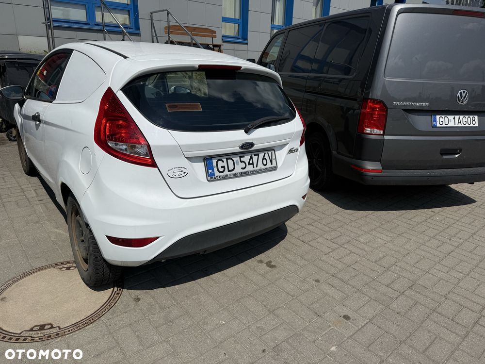 Ford Fiesta - 2