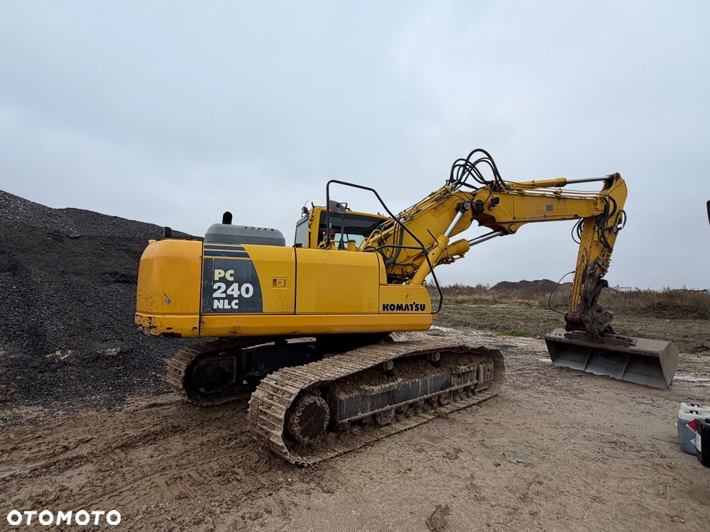Komatsu 240 NLC - 4