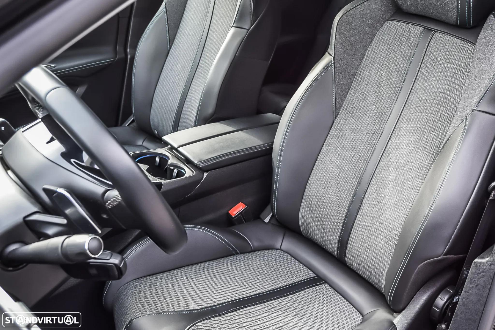 Peugeot 3008 1.6 Hybrid4 Allure Pack e-EAT8 - 5