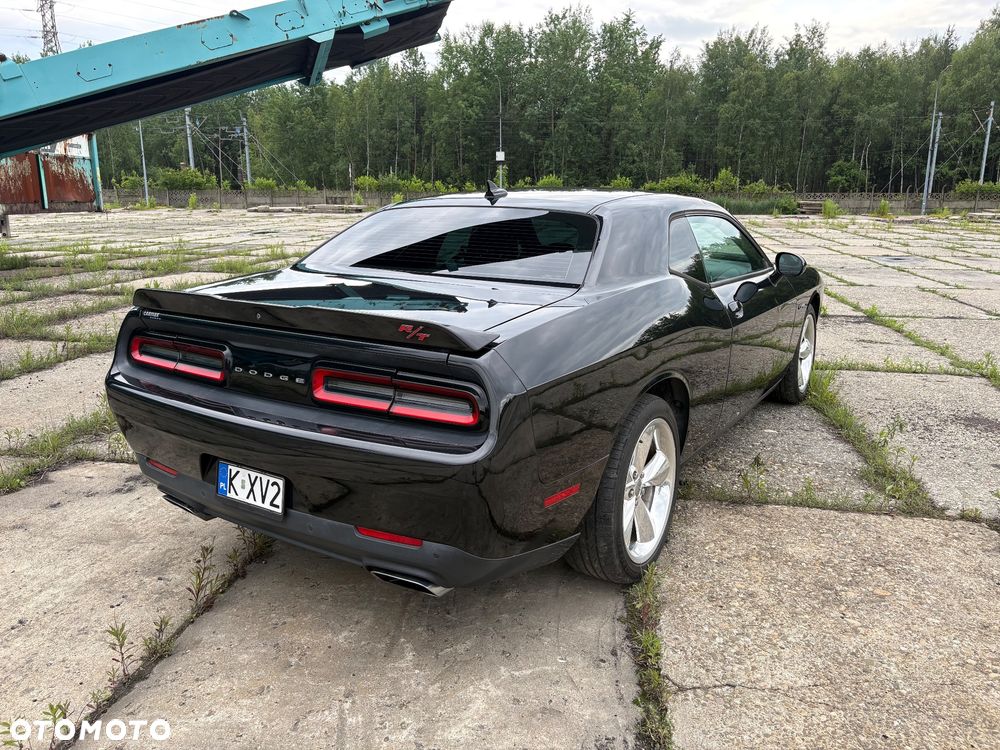 Dodge Challenger - 9