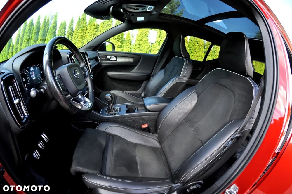 Volvo XC 40 T3 R-Design - 22