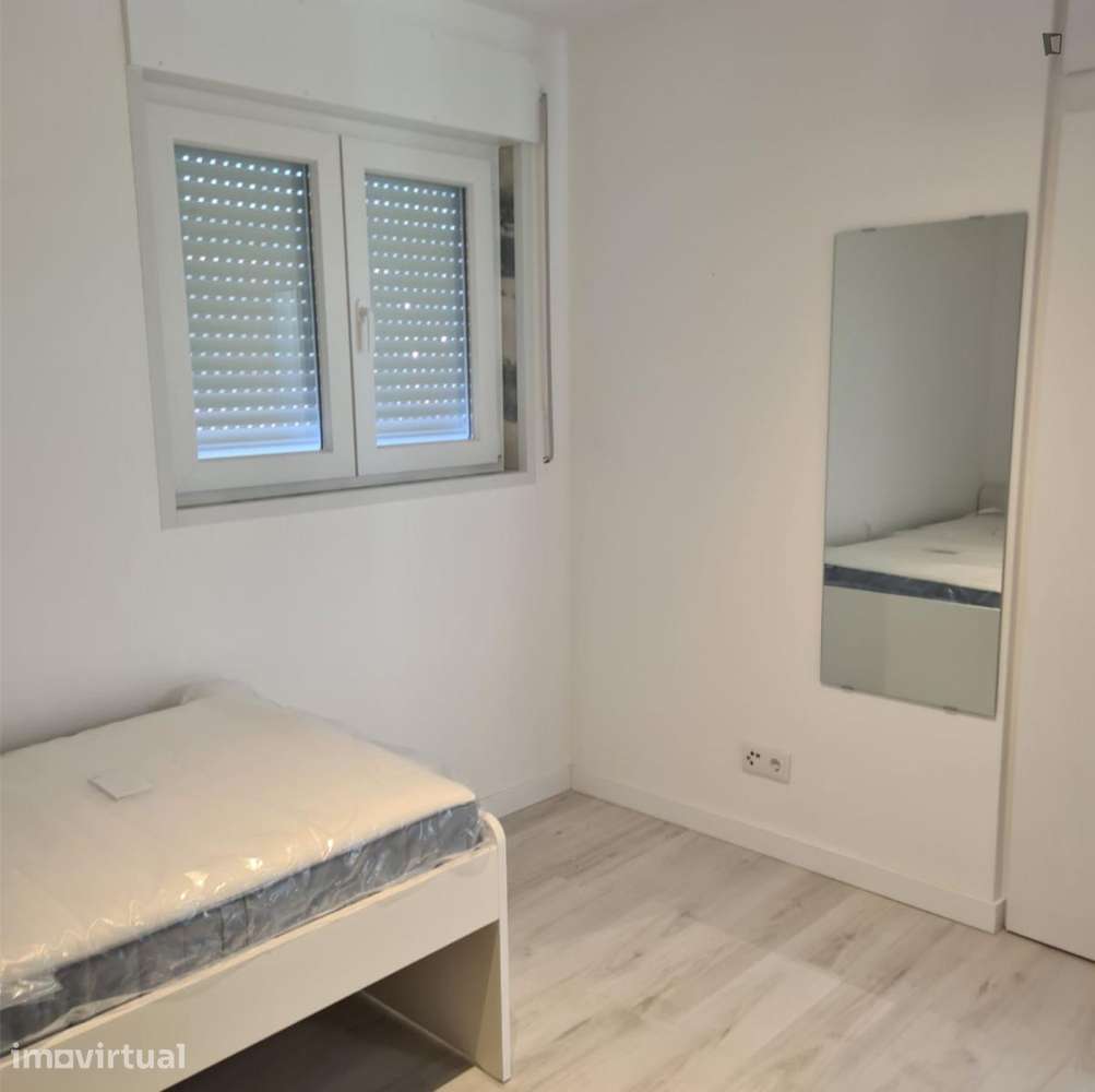 Quarto - localizado em Telheiras Lisbon - Grande imagem: 4/23