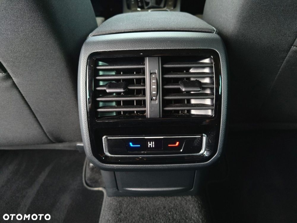 Volkswagen Passat - 37