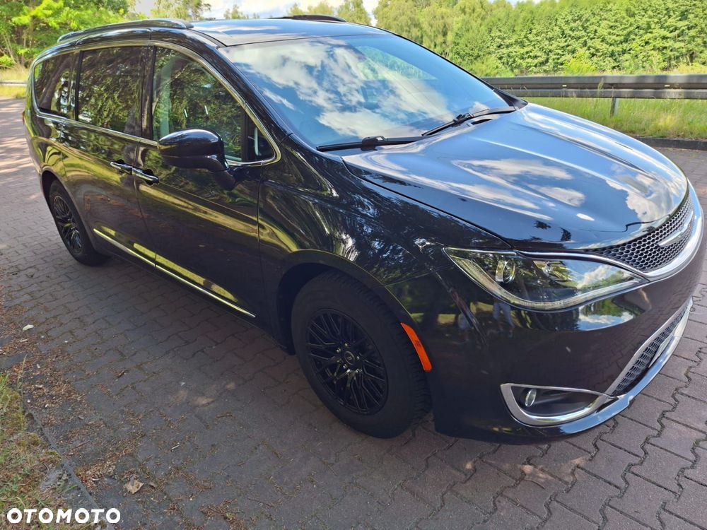 Chrysler Pacifica - 8