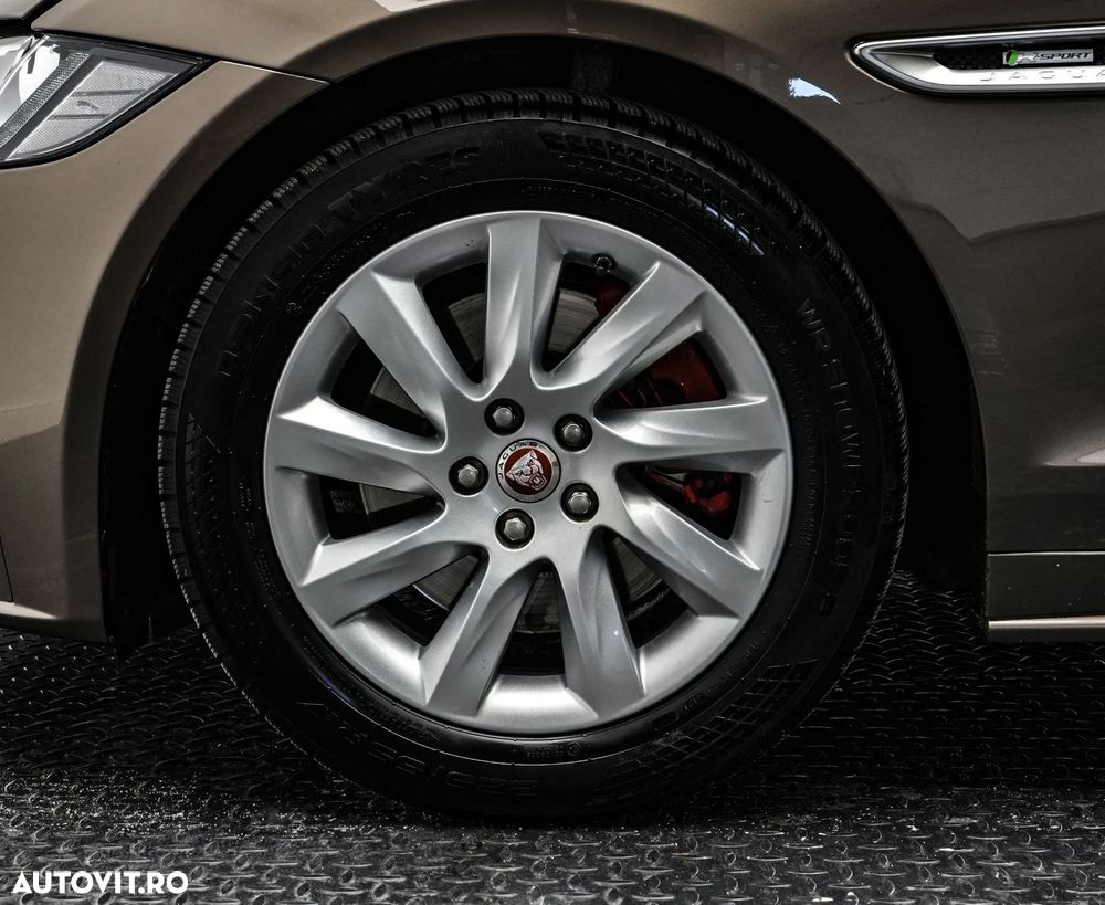 Jaguar XF 20d RWD E-Performance R-Sport - 24