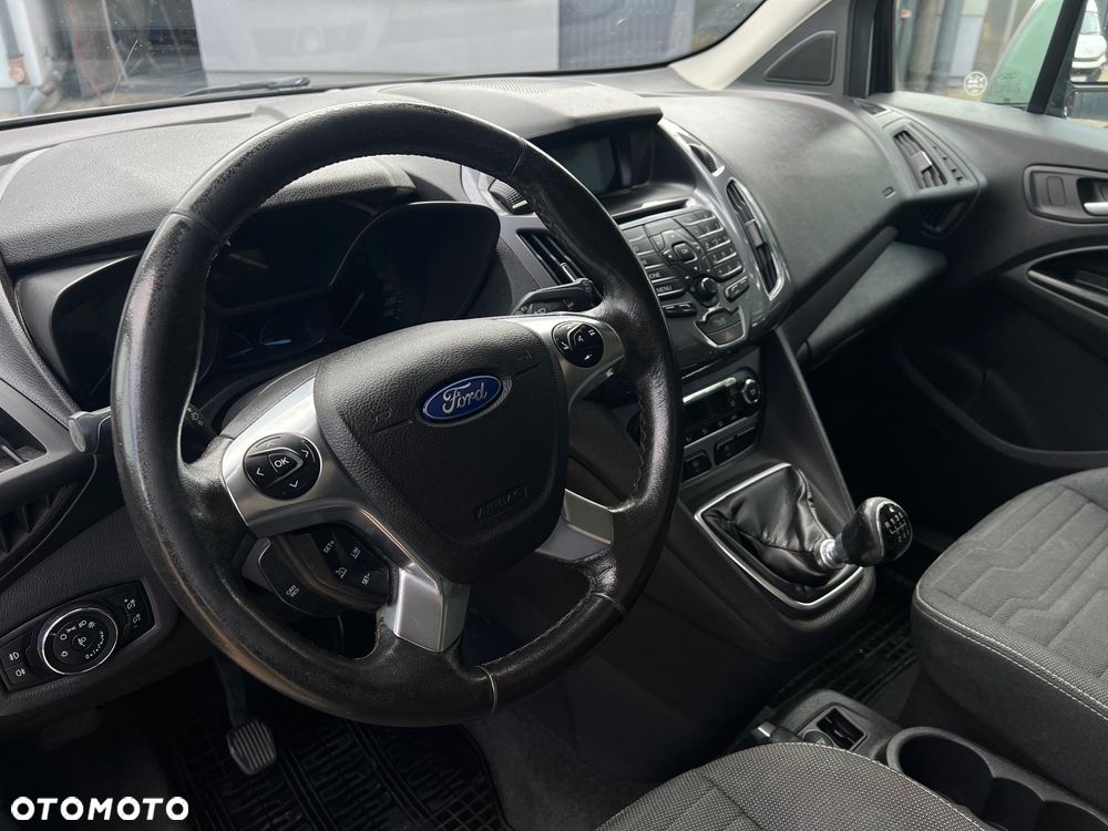 Ford Tourneo Connect - 37