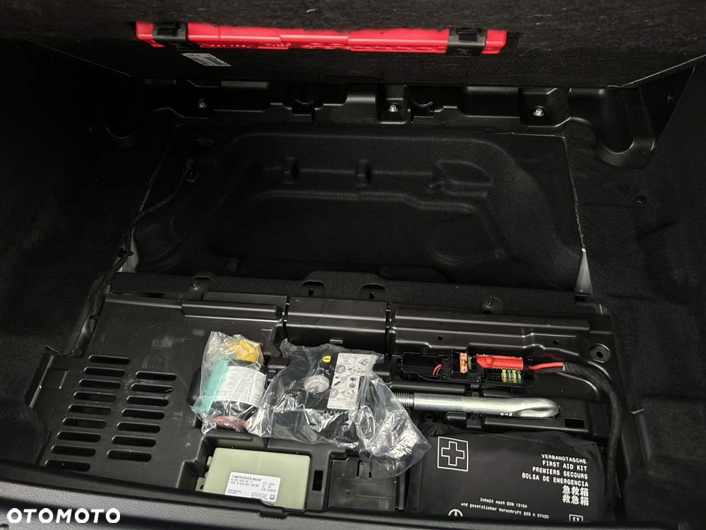 Mercedes-Benz GLB 200 d AMG Line 8G-DCT - 30