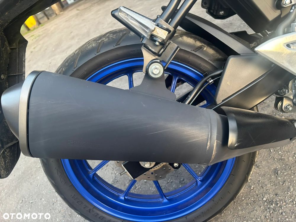 Suzuki GSX - 15