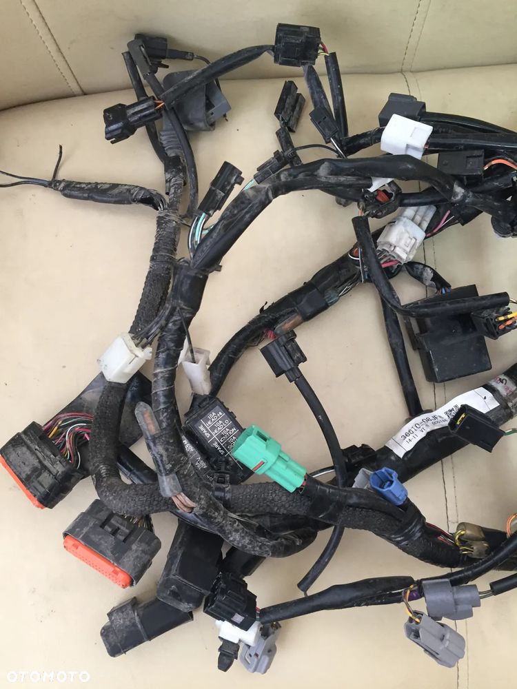 INSTALACJA WIĄZKA ELEKTRYCZNA SUZUKI GSR 750 - 3