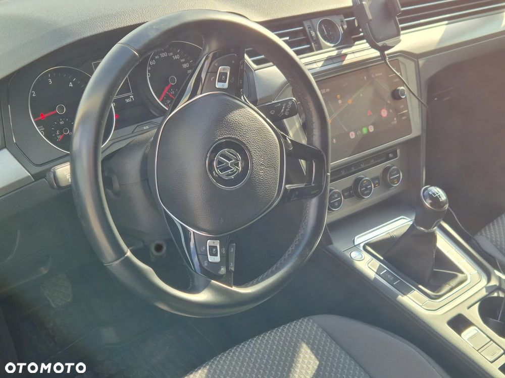 Volkswagen Passat 2.0 TDI BMT Trendline - 6