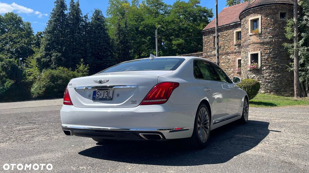 Hyundai Genesis - 6