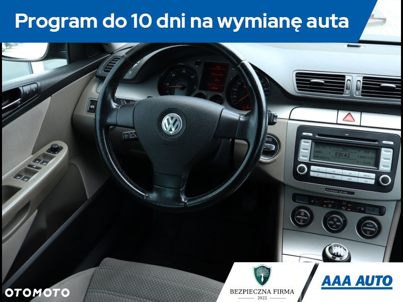 Volkswagen Passat - 8