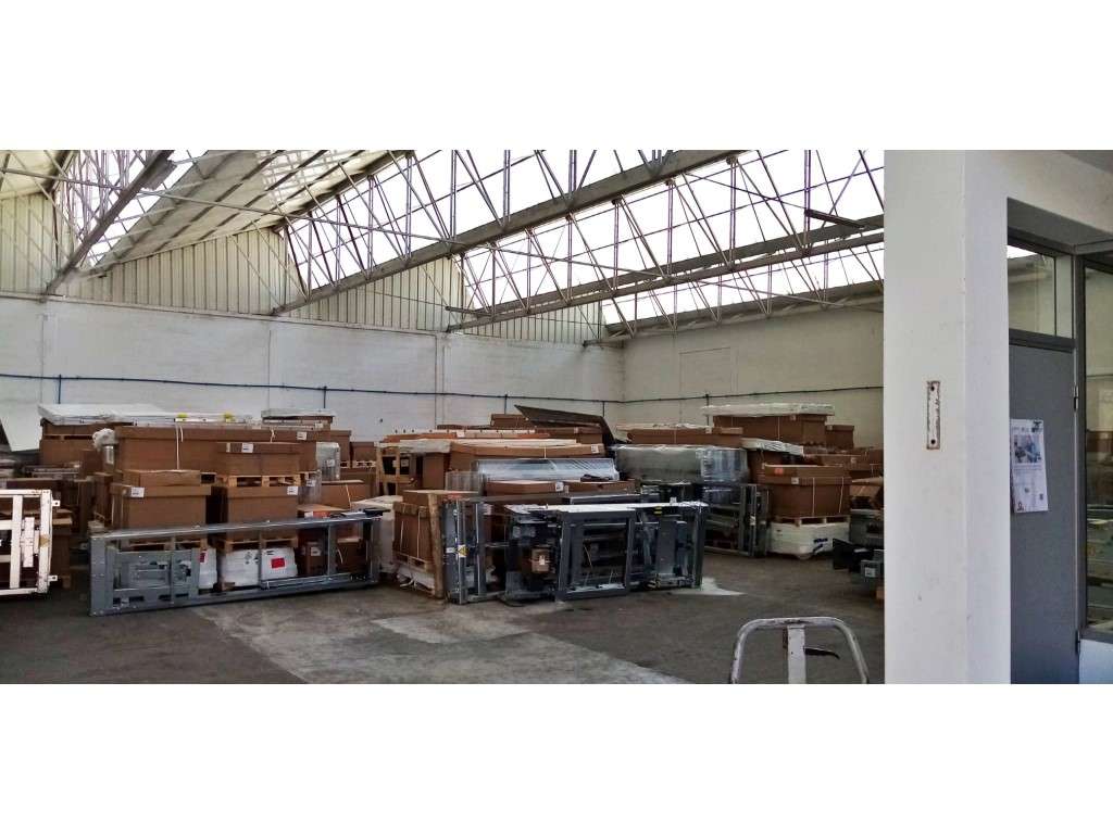 Armazém c/ 285 m2 para arrendamento na Maia - Grande imagem: 2/12