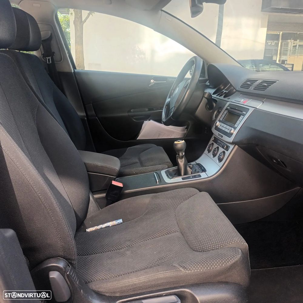 VW Passat Variant - 14