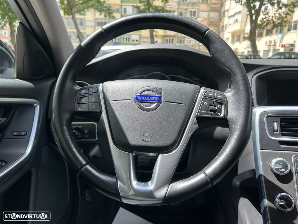 Volvo V60 2.0 D3 Momentum - 19