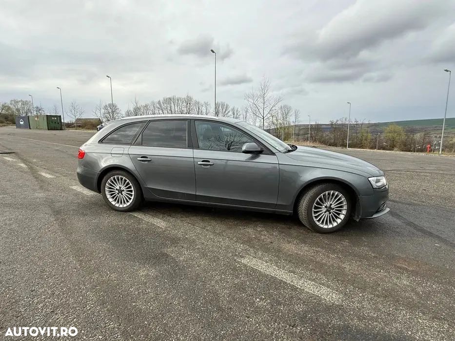 Audi A4 2.0 TDI DPF Attraction - 2