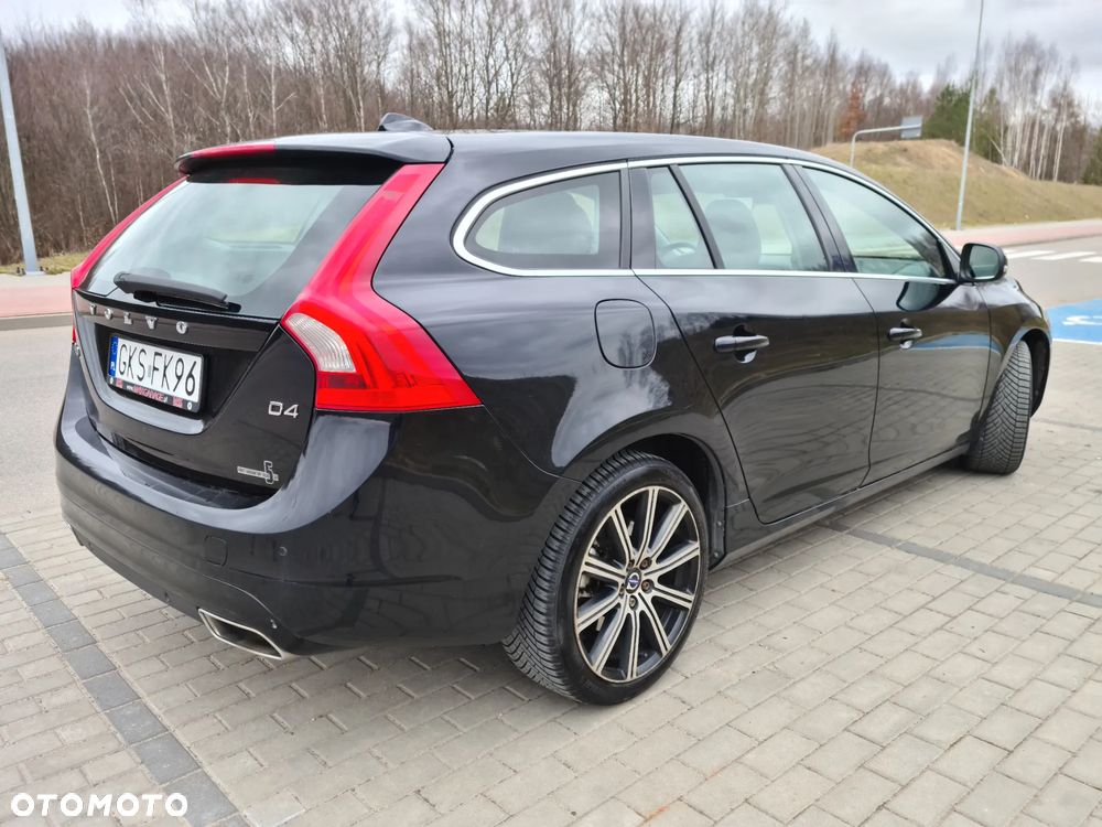 Volvo V60 D4 Drive-E Momentum - 11
