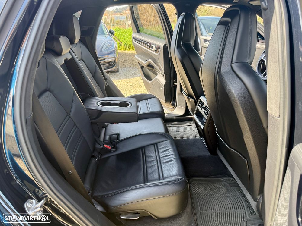 Porsche Cayenne S Tiptronic S Platinum Edition - 18