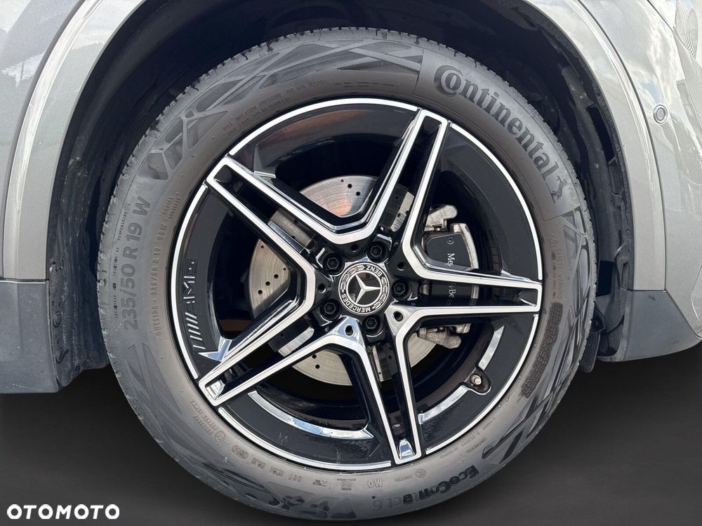 Mercedes-Benz GLA - 10