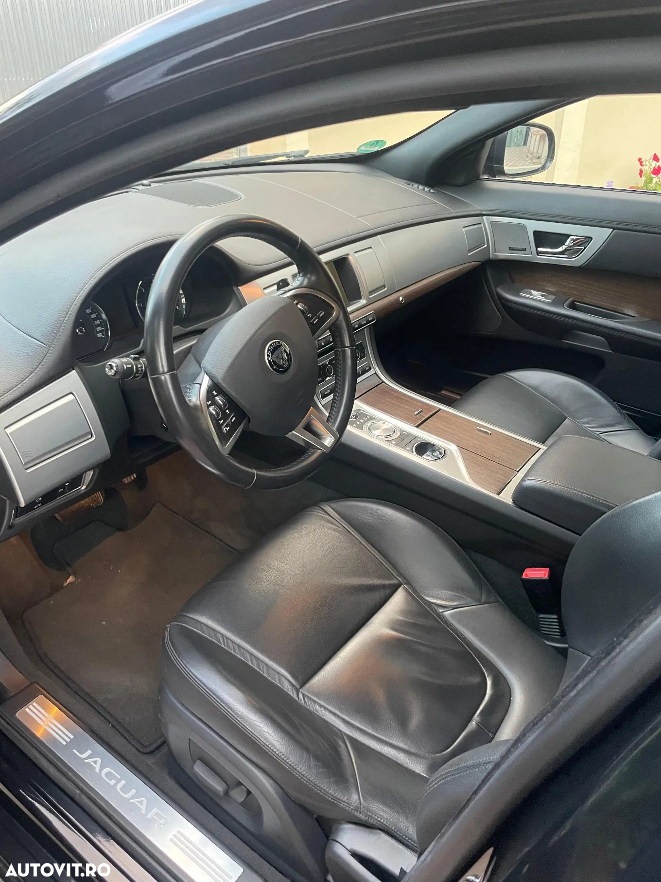 Jaguar XF - 7