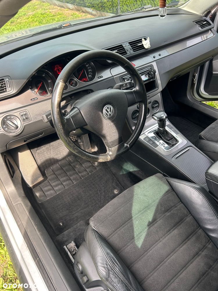Volkswagen Passat 2.0 TDI Comfortline DSG - 16