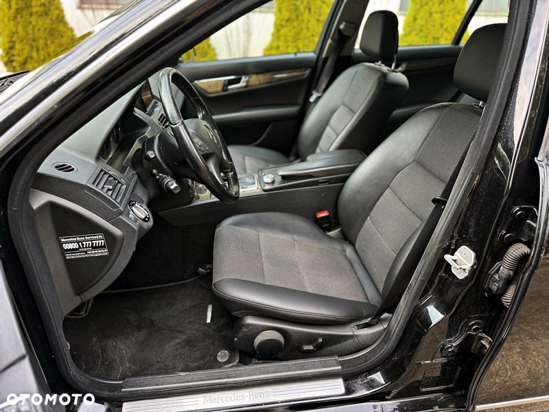 Mercedes-Benz Klasa C 220 CDI DPF Automatik BlueEFFICIENCY Avantgarde - 14
