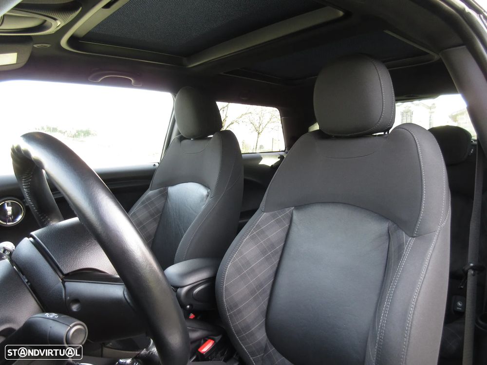 MINI 3 Portas Cooper D Aut. - 26