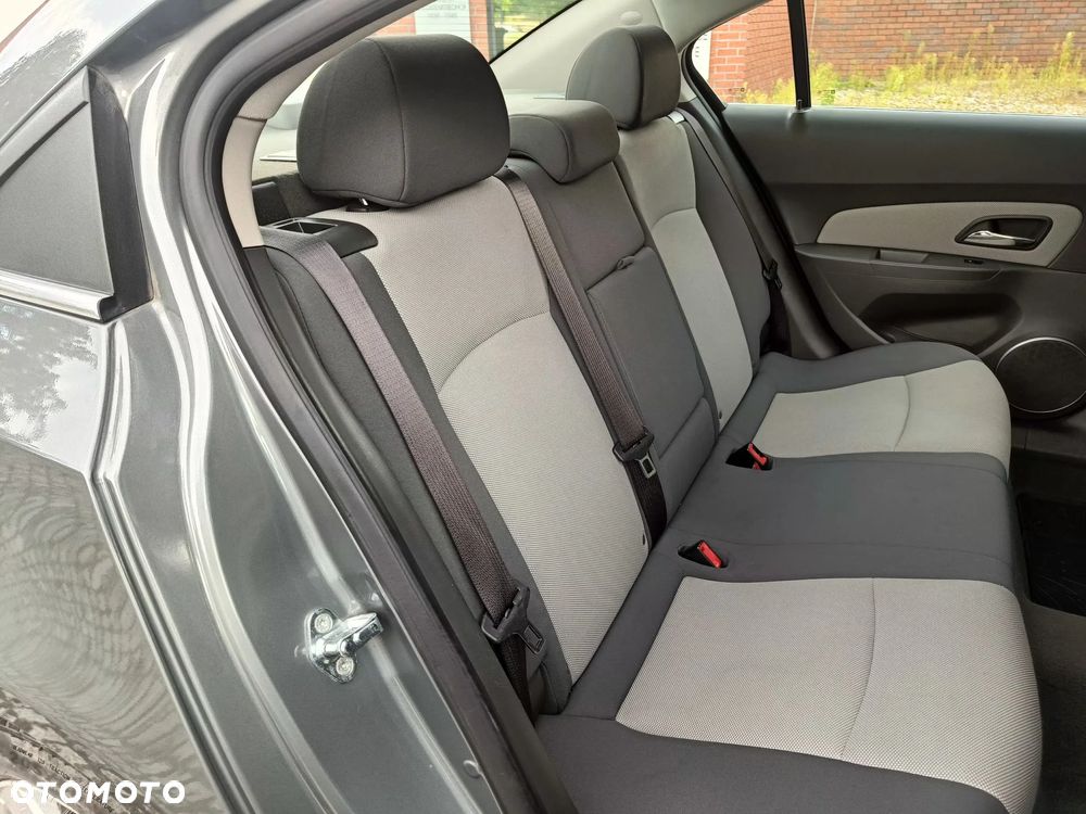 Chevrolet Cruze 1.6 - 22