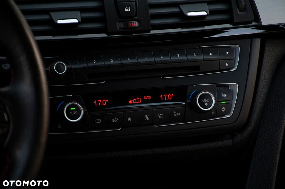 BMW Seria 3 320d M Sport Edition - 35