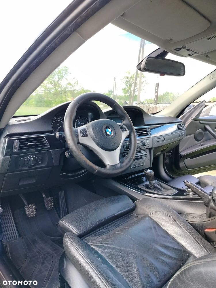 BMW Seria 3 320d - 32