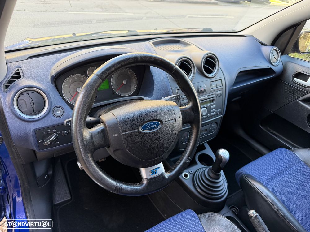 Ford Fiesta 2.0 ST - 22
