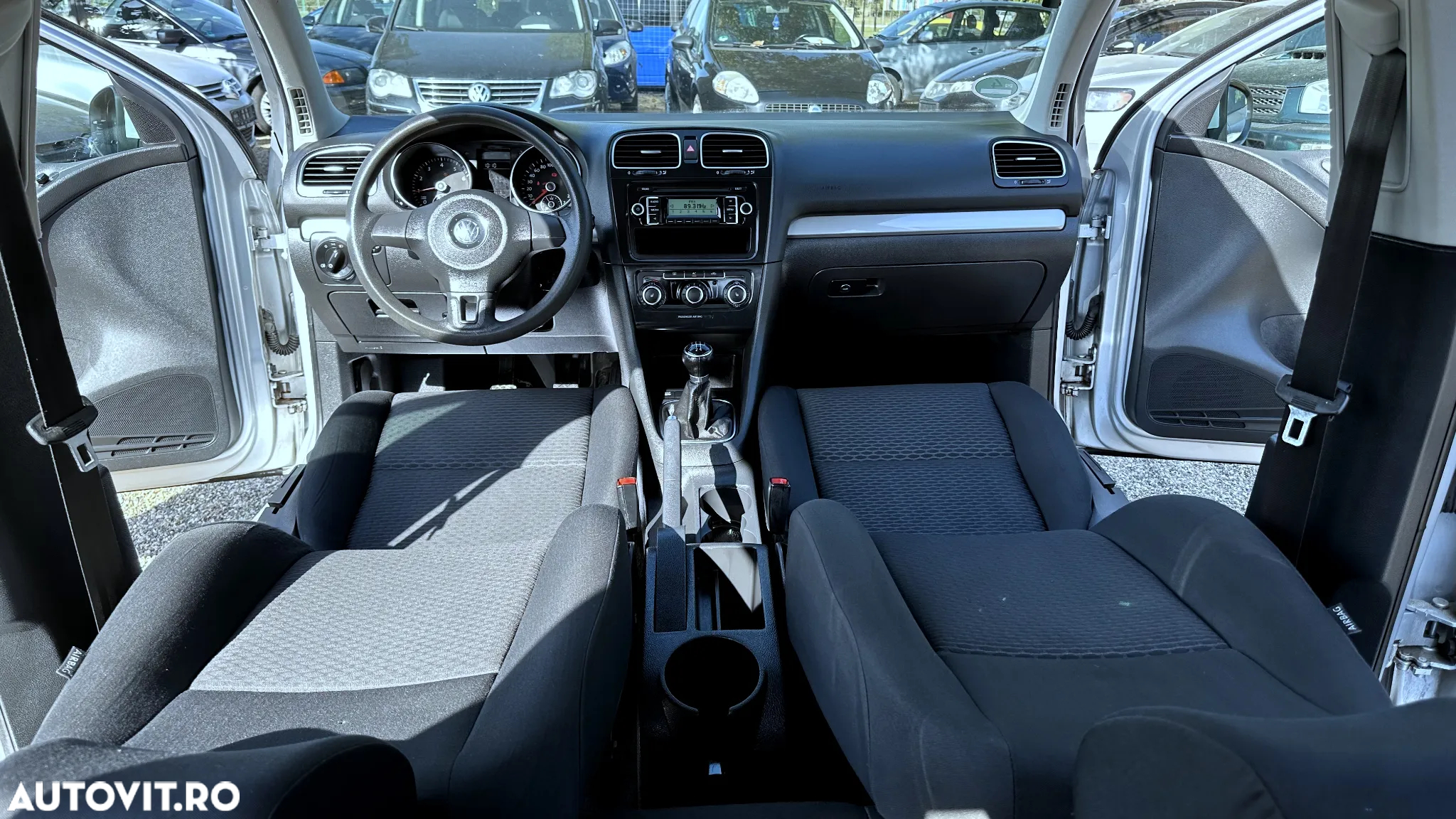 Volkswagen Golf 1.6 TDI BMT Comfortline - 8
