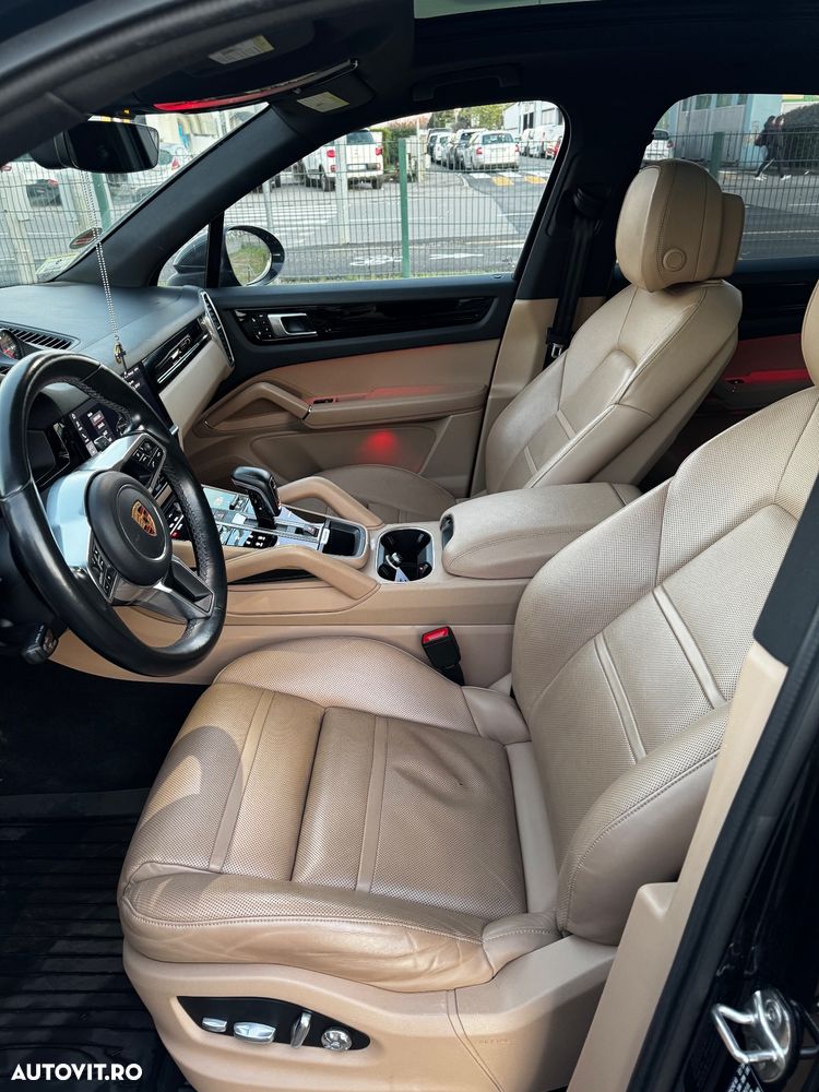 Porsche Cayenne - 11