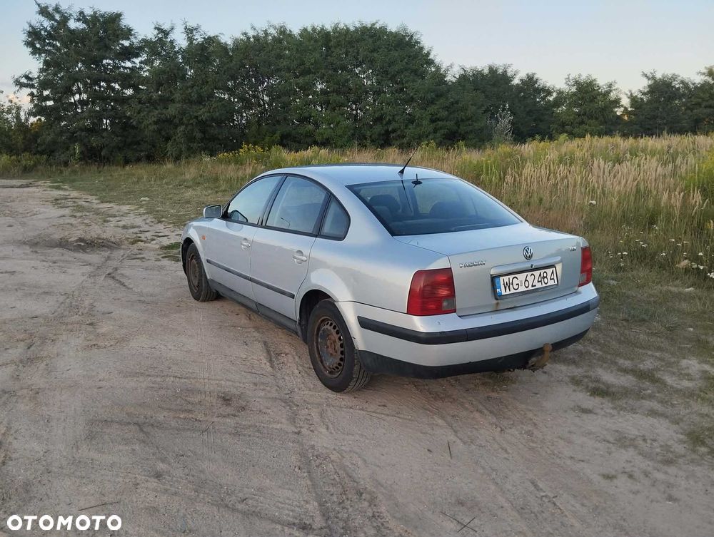 Volkswagen Passat - 2