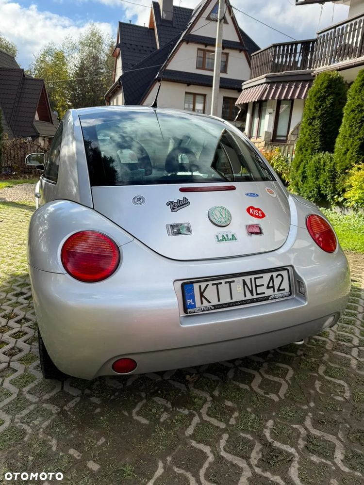 Volkswagen New Beetle - 2