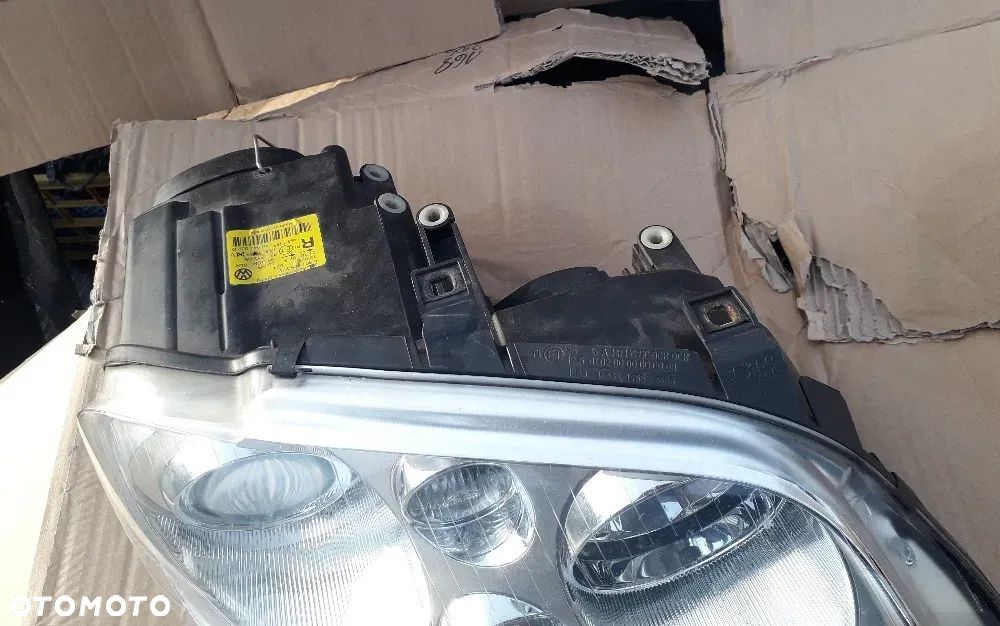 Lampa przednia prawa VW Touran I Xenon 1T0941032D Reflektor prawy przód VW Touran 2003-2006 Xenon 1T0941032D - 2