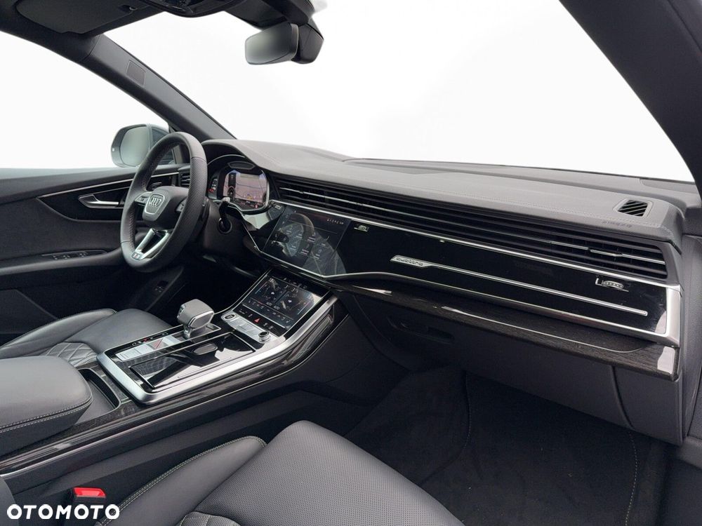 Audi Q8 - 33