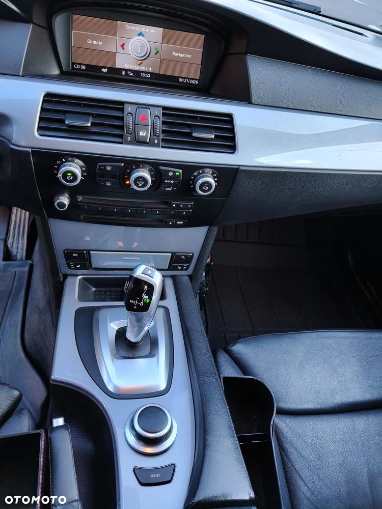 BMW Seria 5 525d - 12