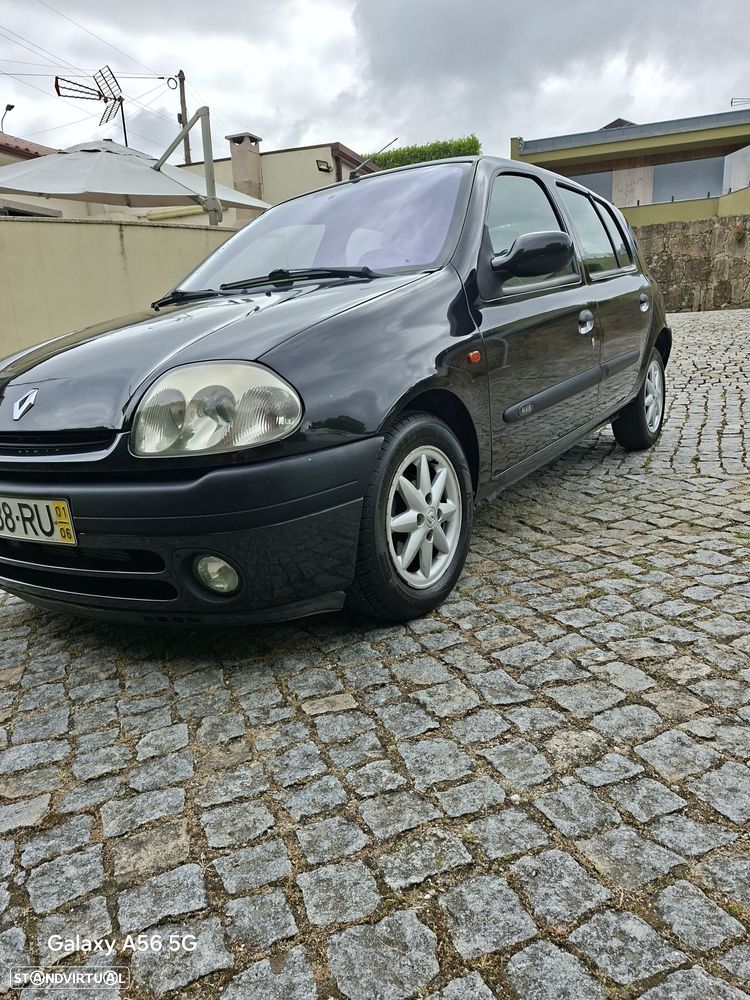 Renault Clio 1.2 RT - 1