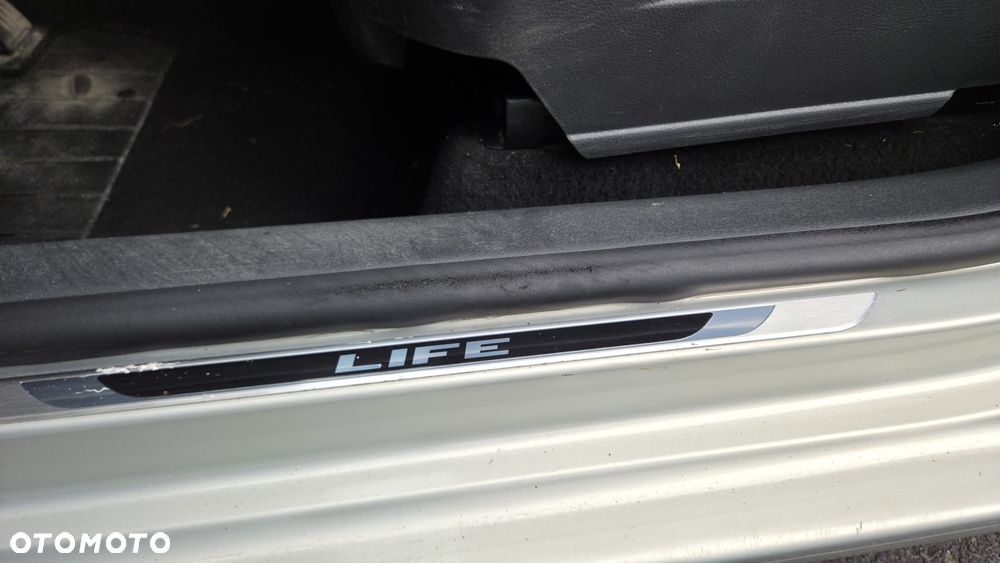 Volkswagen Golf Plus 1.6 TDI DPF Life - 24