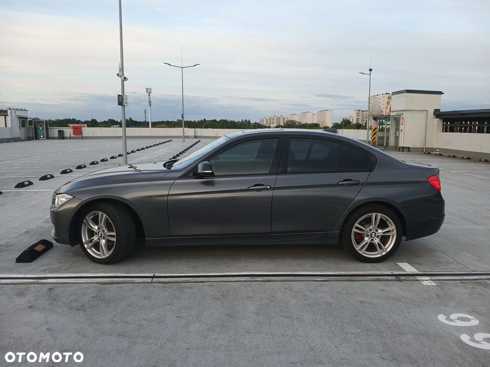 BMW Seria 3 320i M Sport - 1